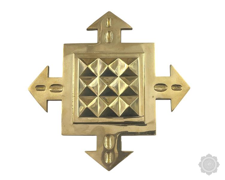 Pyramids Vastu with Four Direction Arrow