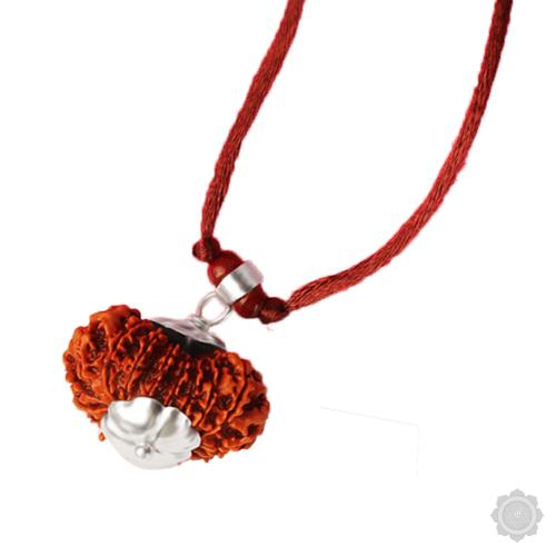 19 mukhi Rudraksha pendant